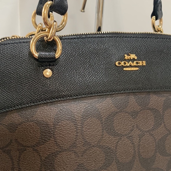 Like New Coach - Picture 1 of 7